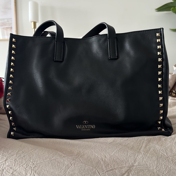 Valentino Garavani Handbags - Valentino Rockstud Tote